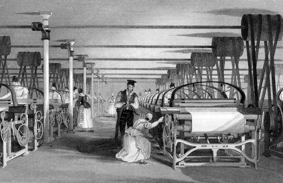 Una lámina muestra una fila de telares automáticos con mujeres trabajando en las máquinas. Un supervisor está de pie junto a una trabajadora, aparentemente examinando el trabajo.