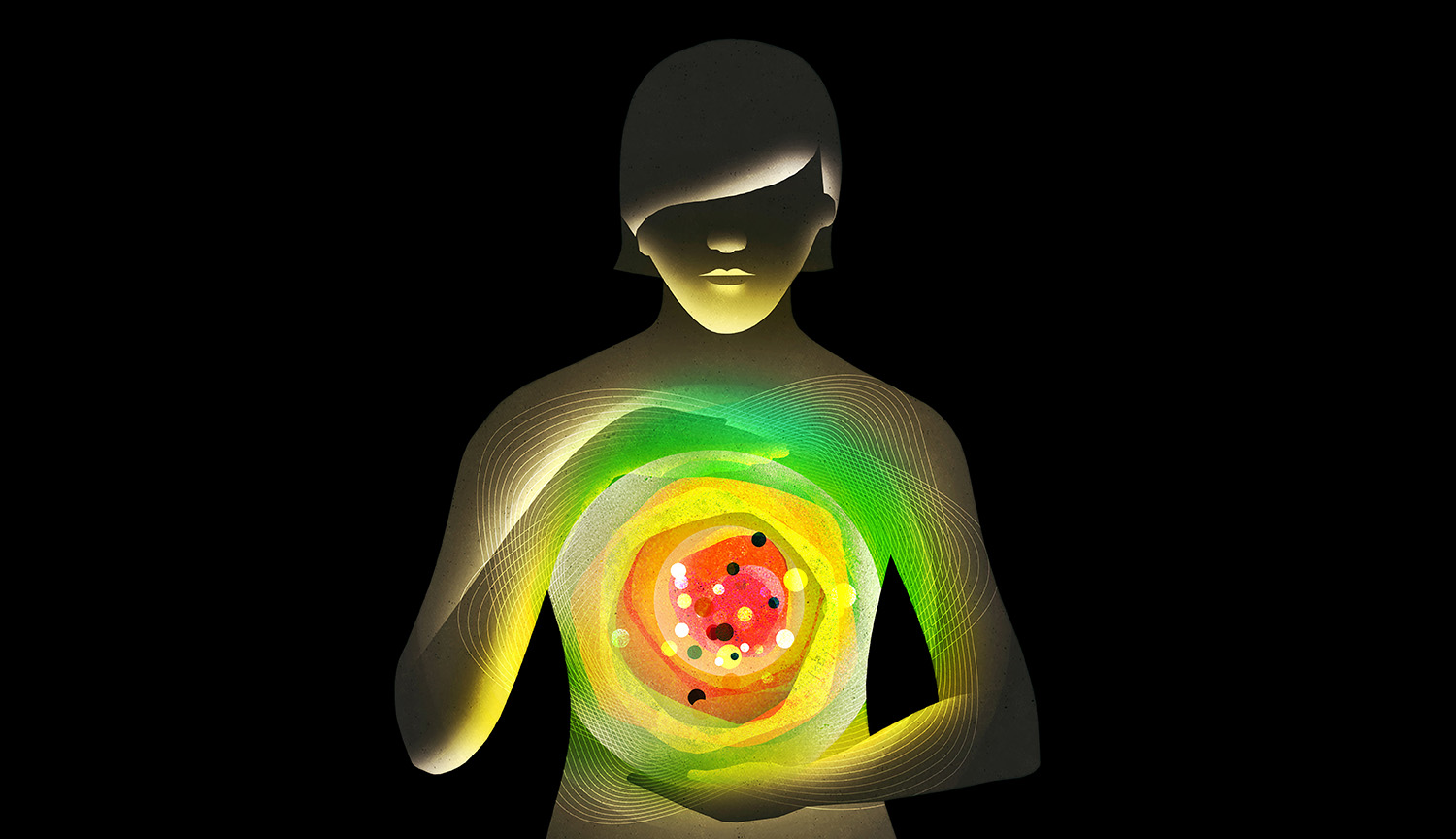 Una persona que se abraza el torso, el cual es colorido, resplandeciente y de aspecto especial.