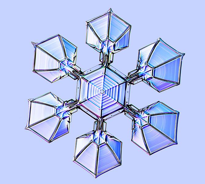 Hecho a propósito Copo de nieve de origen artificial.