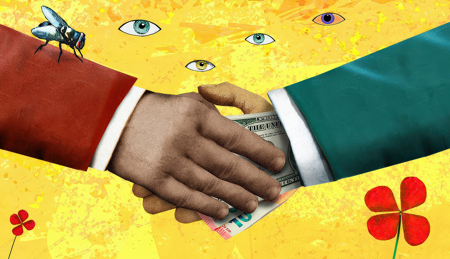 Un apretón de manos con dinero cambiando de manos y miradas observadoras.	